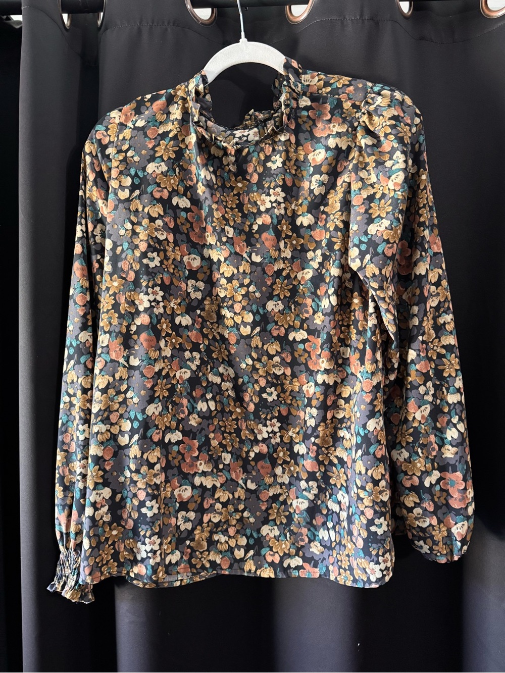 Women’s Floral Long-Sleeve Blouse